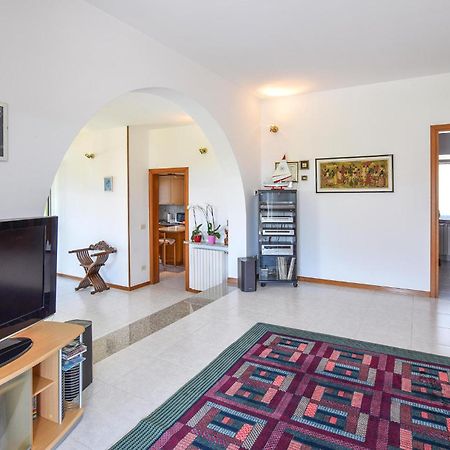 2 Bedroom Cozy Apartment In Grado Buitenkant foto