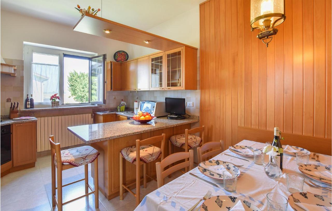 2 Bedroom Cozy Apartment In Grado Buitenkant foto