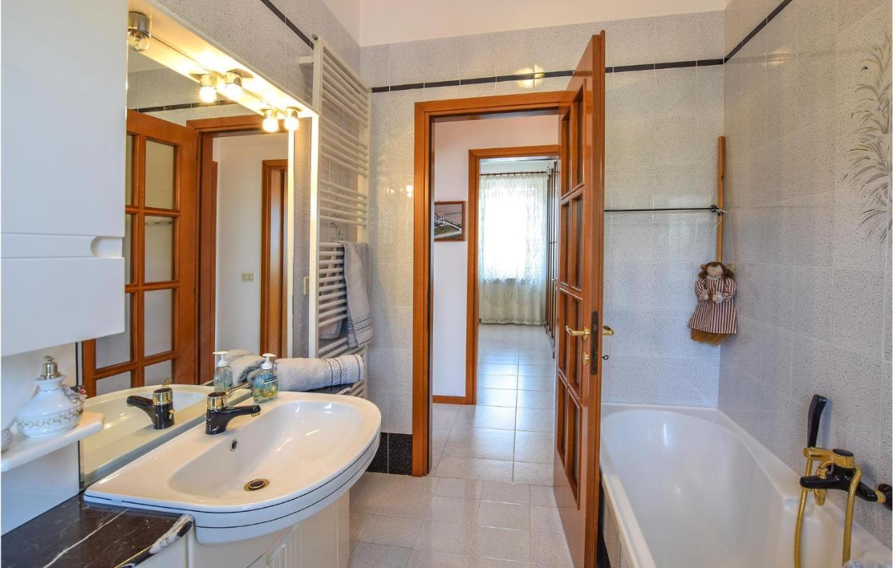 2 Bedroom Cozy Apartment In Grado Buitenkant foto