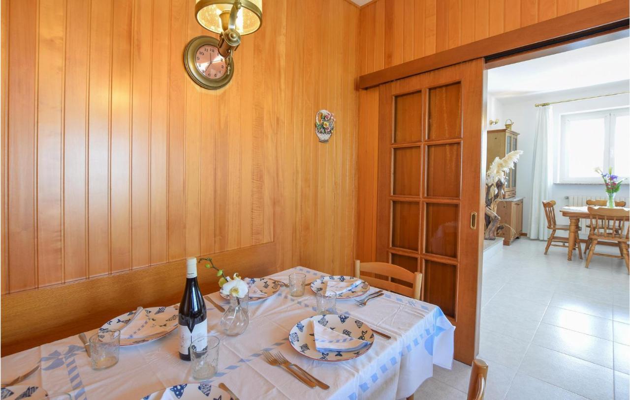 2 Bedroom Cozy Apartment In Grado Buitenkant foto