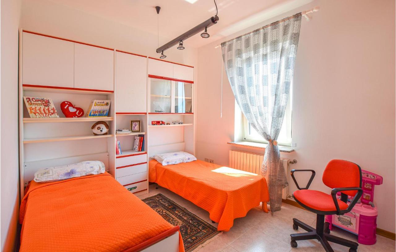 2 Bedroom Cozy Apartment In Grado Buitenkant foto