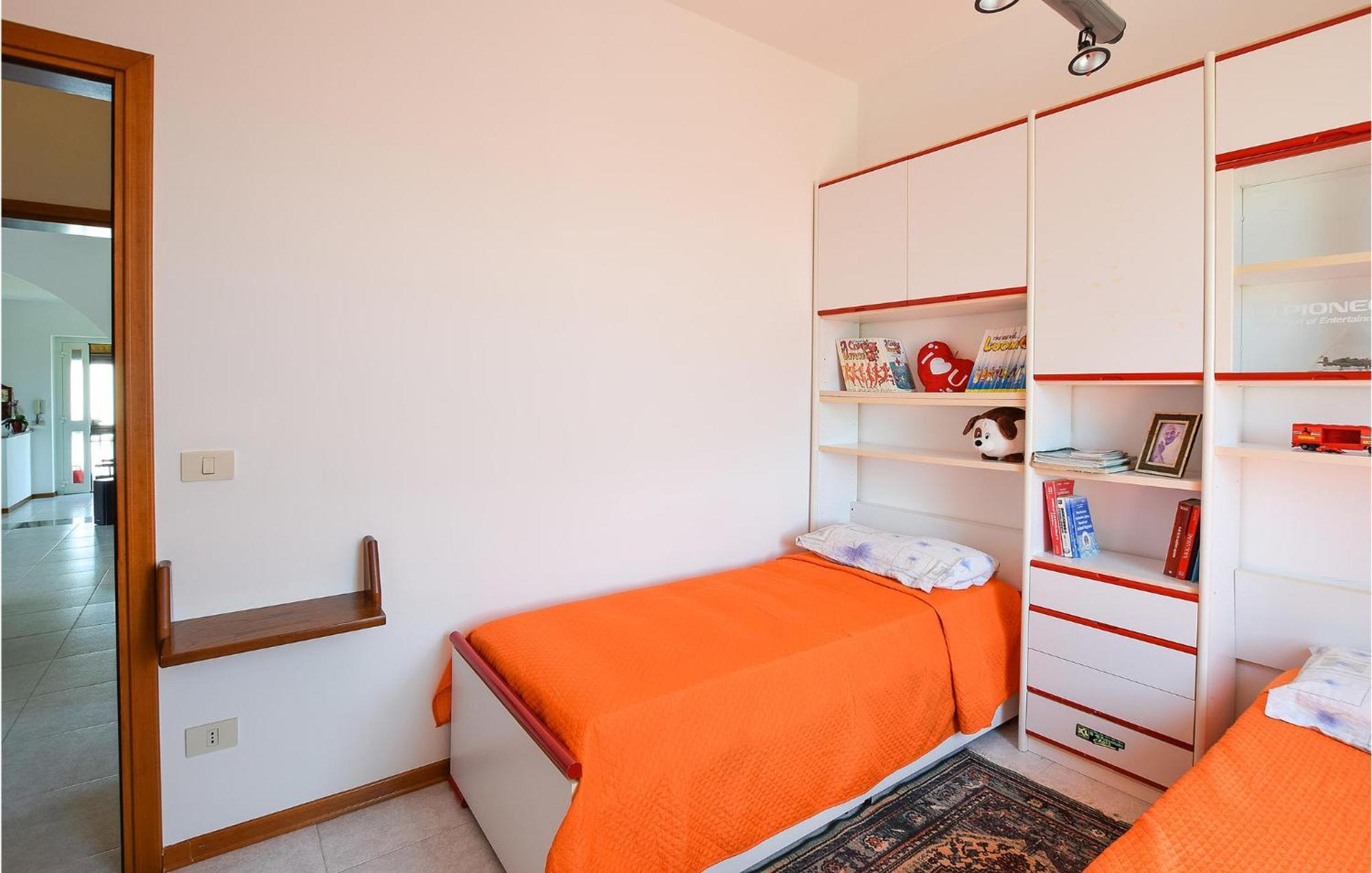 2 Bedroom Cozy Apartment In Grado Buitenkant foto