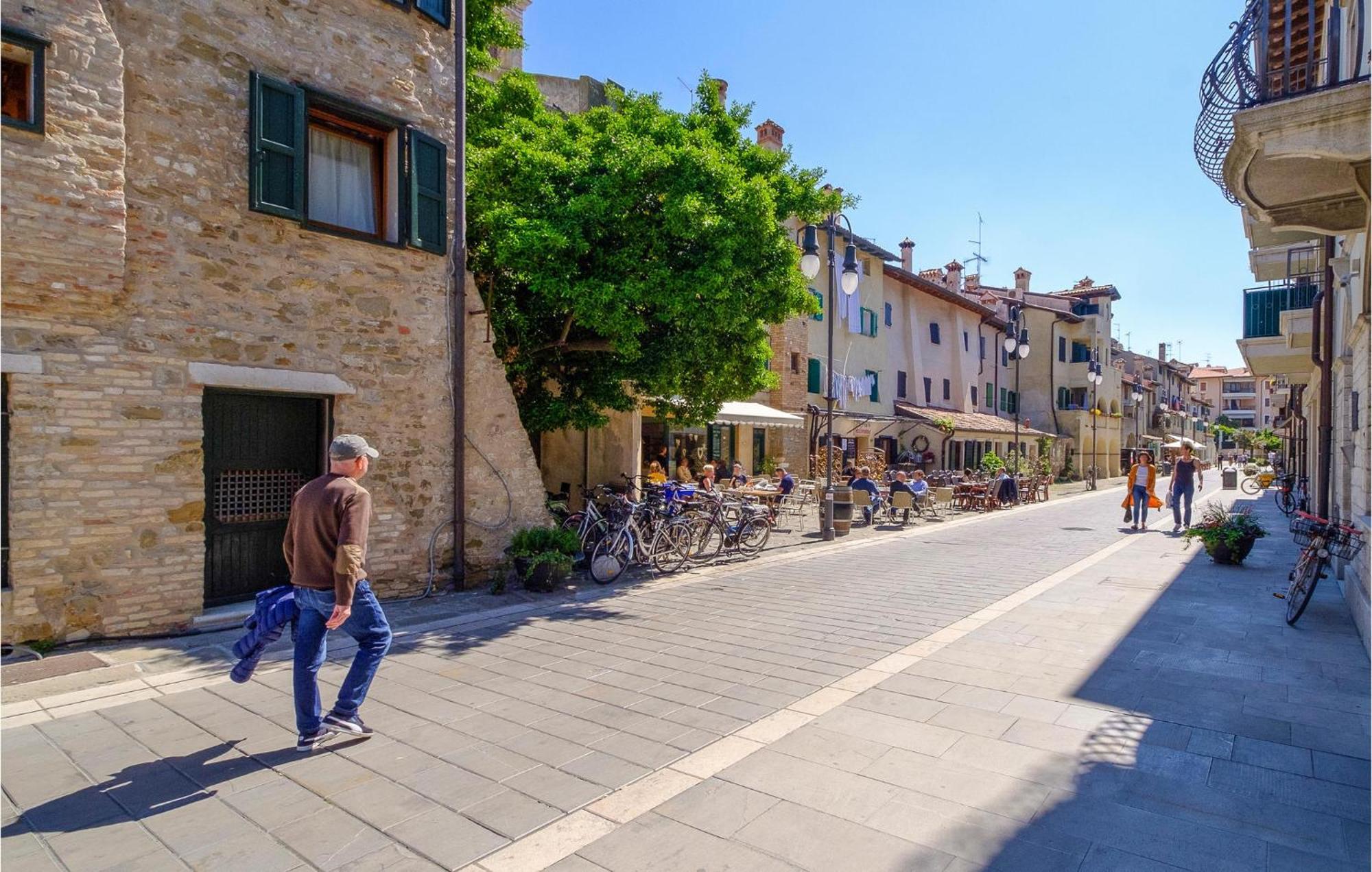 2 Bedroom Cozy Apartment In Grado Buitenkant foto