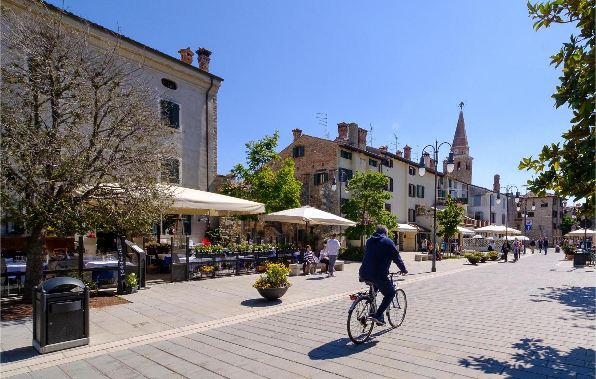 2 Bedroom Cozy Apartment In Grado Buitenkant foto